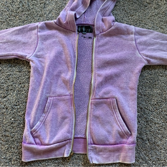 Chic2Chic Zip Up - Picture 3 of 7